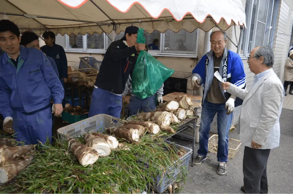 たけのこ直売の様子2 たけのこ直売の様子2